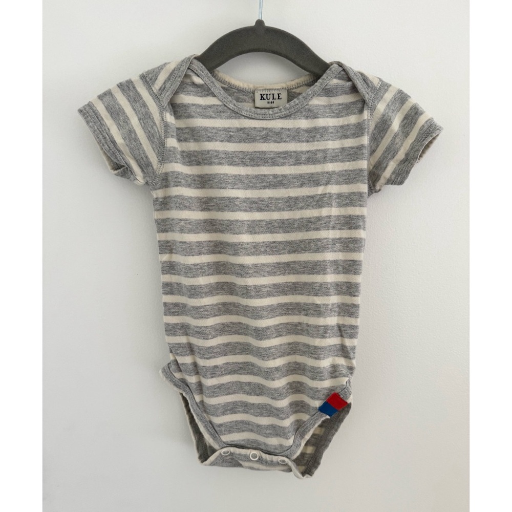 Kule the short sleeve Onesie in gray and cream stripes